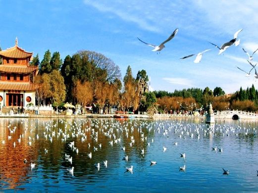 烏魯木齊火車時刻表，快速查詢火車票信息